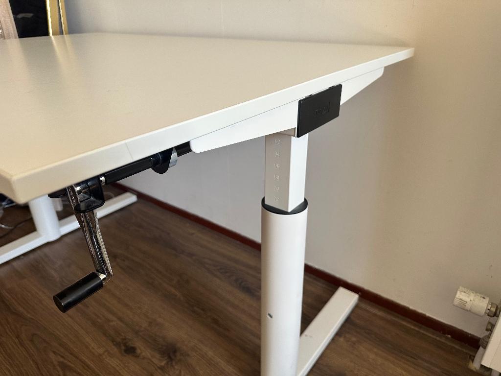 Witte verstelbare bureau, Ophalen, Gispen, In hoogte verstelbaar, Zo goed als nieuw