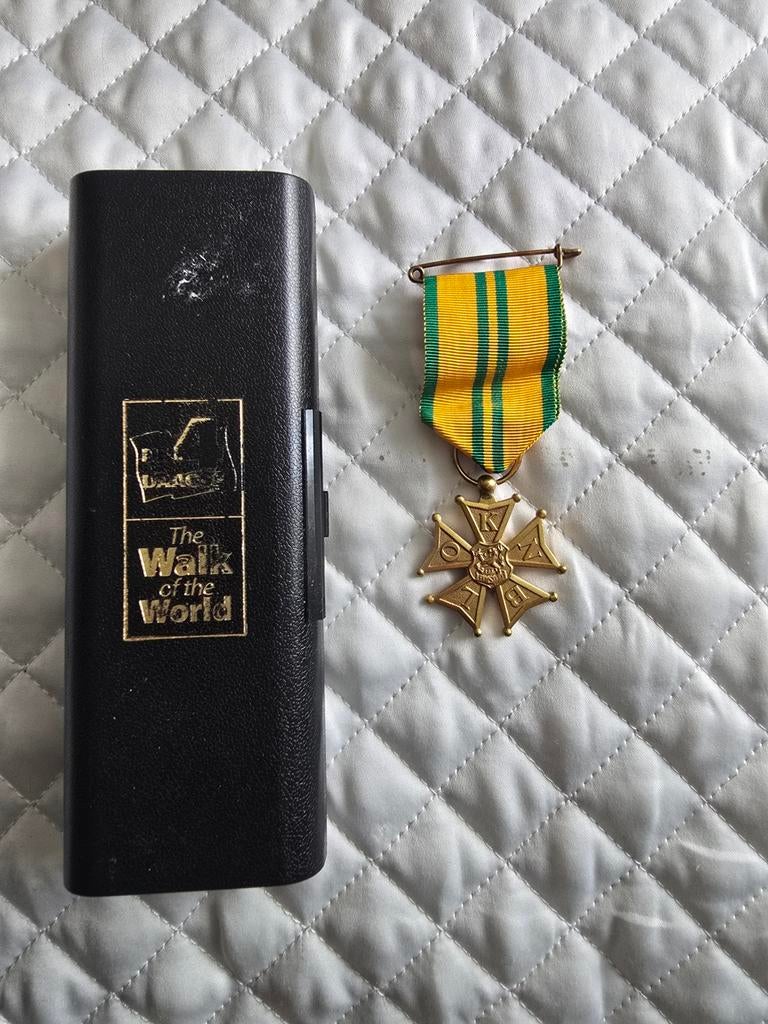 Medaille  nijmegse vierdaagse, Ophalen of Verzenden, Landmacht, Nederland, Lintje, Medaille of Wings