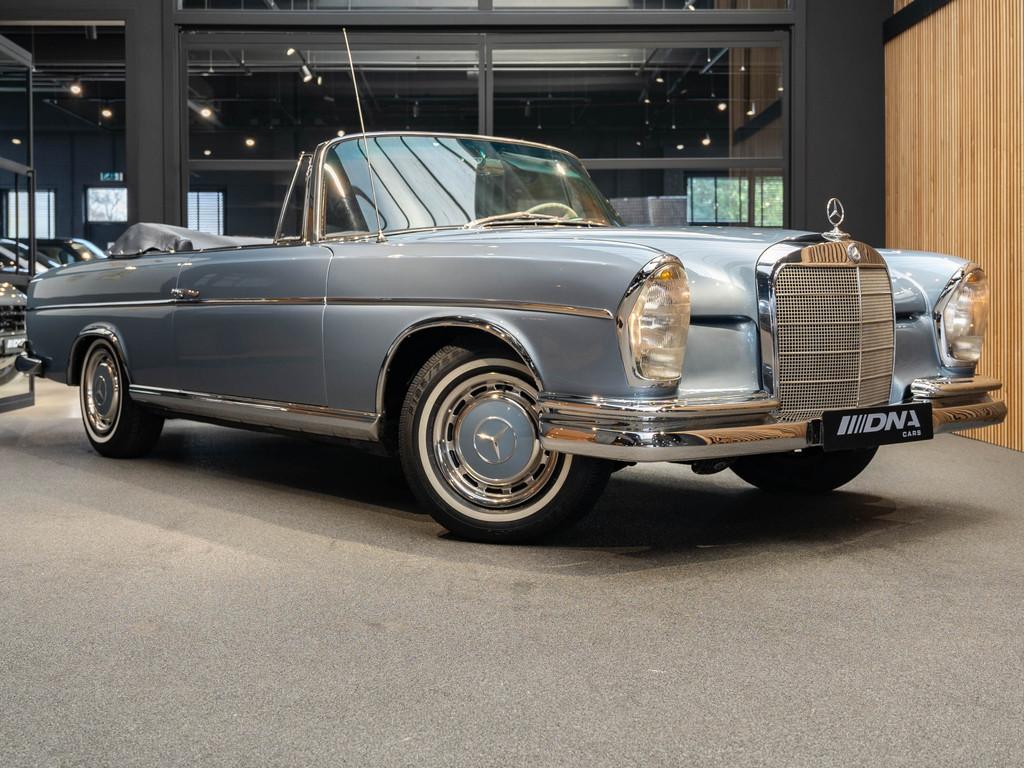 Mercedes-Benz 300-serie 300 SE Volleder Automaat Nieuw Staat, Auto's, Automaat, Achterwielaandrijving, Cabriolet, Blauw