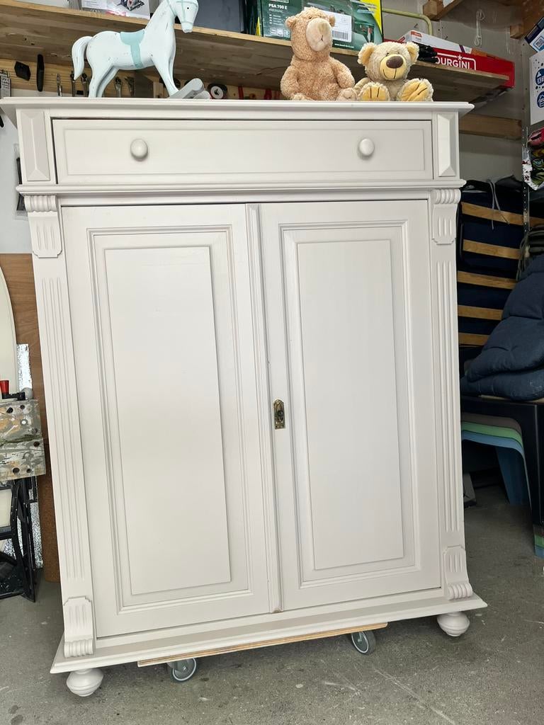 Prachtige meidenkast, Ophalen, Zo goed als nieuw