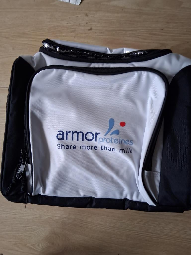 Handige koeltas van Armor Proteines - Ideaal voor onderweg, Ophalen of Verzenden, Gebruikt, Koeltas, Koelelement