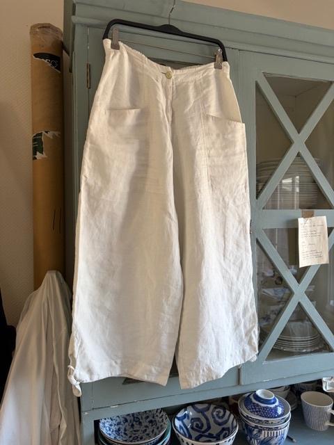 OSKA bijzondere 7/8 broek, wit, linnen, zgan. mt. 2 (38-40), Kleding | Dames, Broeken en Pantalons, Zo goed als nieuw, Maat 38/40 (M)