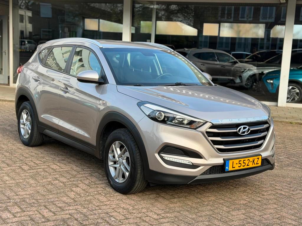 Hyundai Tucson 1.6 GDi Comfort|Camera|Trekhaak|Nav|CarPlay|D, Voorwielaandrijving, Stof, Gebruikt, 4 cilinders