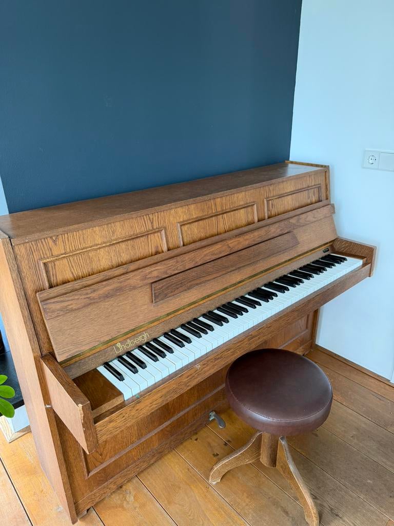 Lindbergh piano, Muziek en Instrumenten, Piano's, Ophalen, Gebruikt, Bruin, Piano