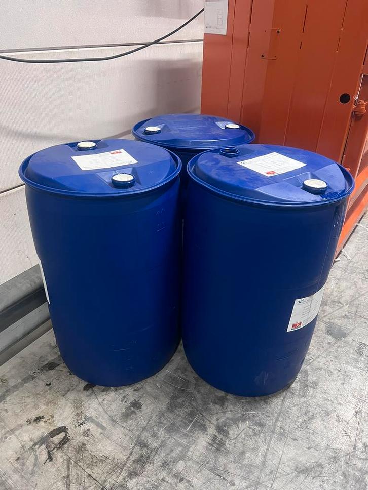 200 liter vat kunststof, Tuin en Terras, Regentonnen, Zo goed als nieuw, 150 liter of meer, Ophalen of Verzenden