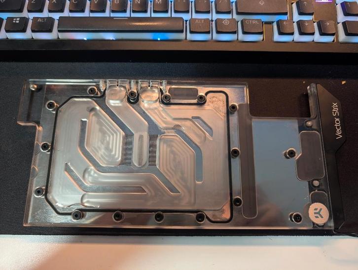 EK Vector Strix RTX 3080/3090 GPU Block met Active Backplate, Computers en Software, Computerkoelers, Gebruikt, Waterkoeling, Ophalen of Verzenden