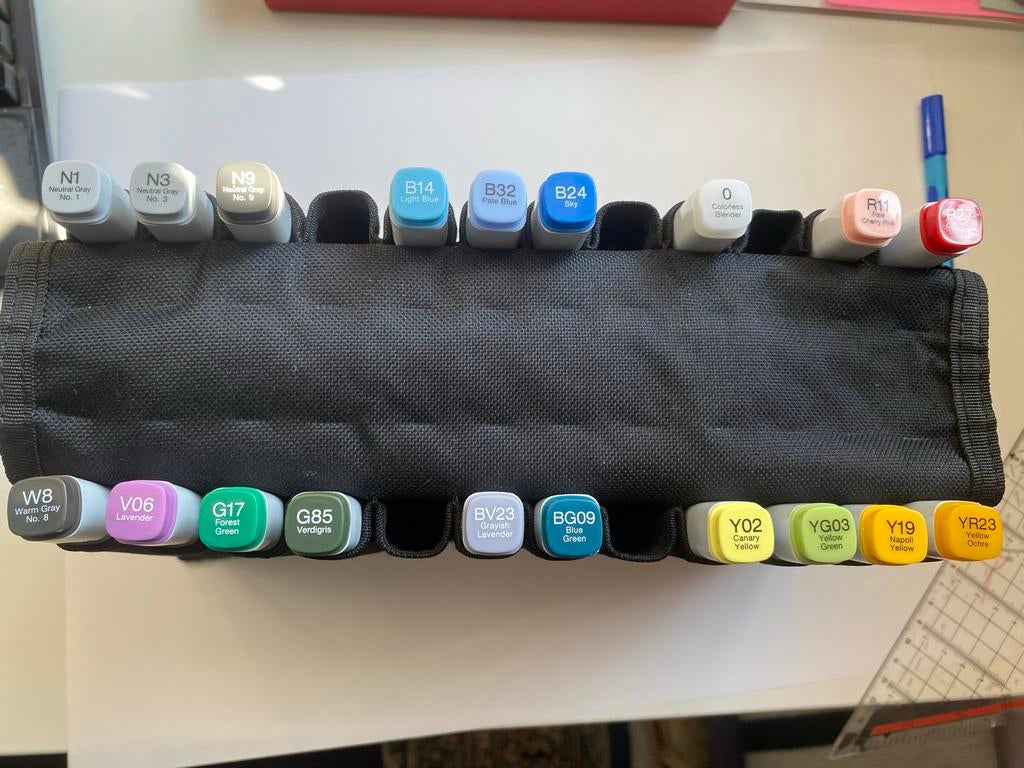 Copic Markers Set - Diverse Kleuren in Handige Etui, Hobby en Vrije tijd, Tekenen, Ophalen of Verzenden, Gebruikt, Potlood of Stift