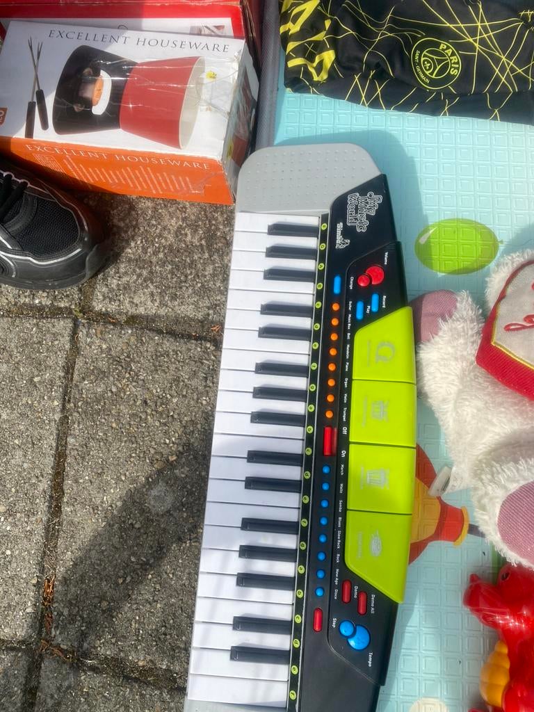 Simba My Music World keyboard - Zo goed als nieuw, Muziek en Instrumenten, Ophalen of Verzenden, Zo goed als nieuw, Overige aantallen