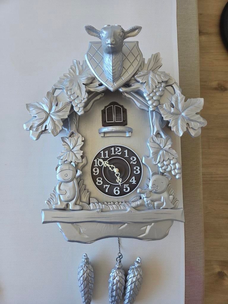 Leuke zilveren koekoeksklok met hertenkop en dieren, Ophalen of Verzenden