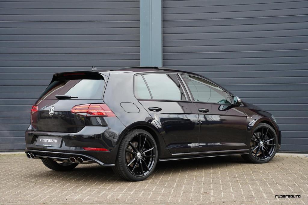 Volkswagen Golf 7.5 R 4Motion | Pano | Camera | Dynaudio | A, Automaat, 1525 kg, Gebruikt, Zwart