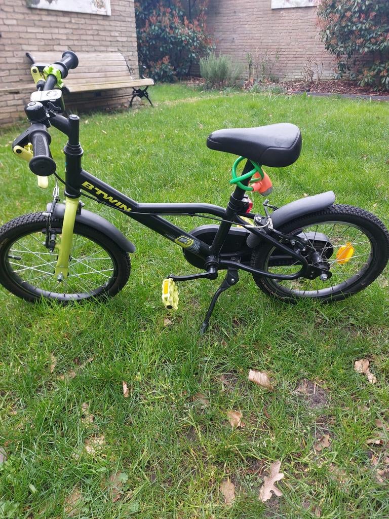 B'Twin Discover Kinderfiets - Zwart/Geel 16 inch Als nieuw, Ophalen of Verzenden, Zo goed als nieuw, 16 tot 20 inch, B'Twin