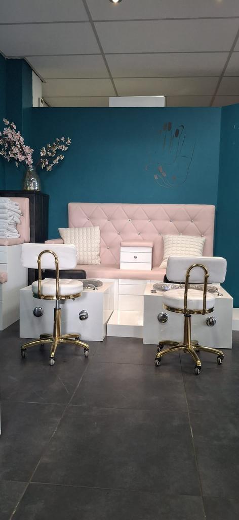 Dubbele manicurebank nagelstudio inrichting, Hobby en Vrije tijd, Knutselen, Ophalen