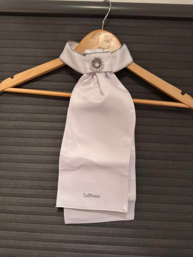 LeMieux plastron one size, Dieren en Toebehoren, Ophalen of Verzenden, Nieuw, Dressuur, Bovenkleding