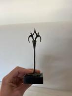 Bronzen beeldje 'Verbondenheid' op marmeren sokkel, Ophalen of Verzenden