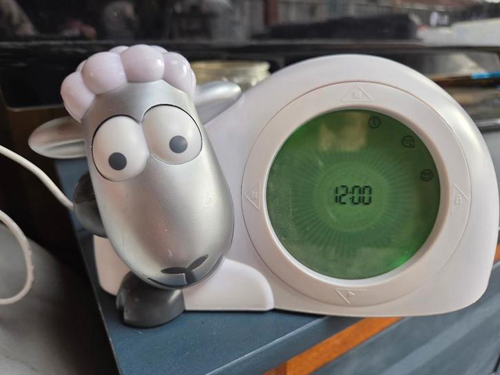 Zazu Sam slaaptrainer met Nachtlampje en slaapfunctie, Witgoed en Apparatuur, Wekkers, Zo goed als nieuw, Digitaal, Ophalen