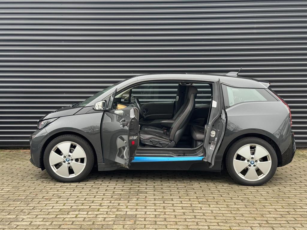 BMW I3 Comfort Advance 22 kWh | 81%SOH | PANO | Leder | Hout, Auto's, BMW, Automaat, Achterwielaandrijving, Gebruikt, Zwart