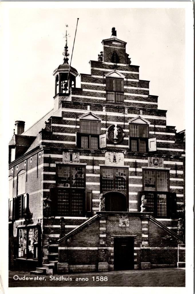 Oudewater - Stadhuis (2x), Verzenden, 1940 tot 1960, Ongelopen, Utrecht