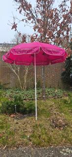 Roze parasol met 'Cosmopolitan Cosmetics' opdruk, Ophalen of Verzenden, Gebruikt, 2 tot 3 meter, Stokparasol