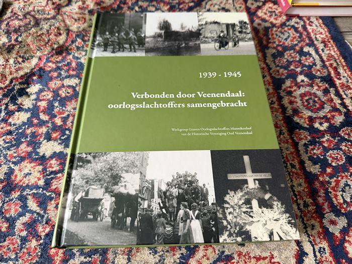 Verbonden door Veenendaal: Oorlogsslachtoffers Samengebracht, Boeken, Tweede Wereldoorlog, Margreet Helder-Huiting., Nieuw, Ophalen of Verzenden