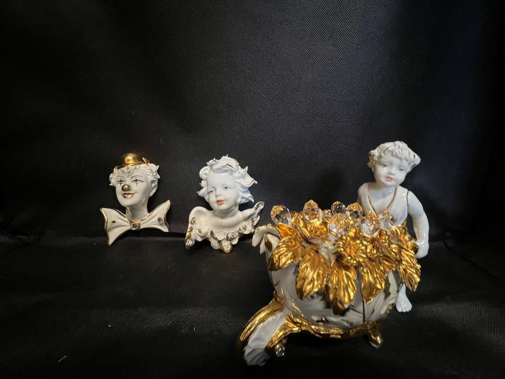 Bloemen kruiwagen en wandbeeldjes Capodimonte, Ophalen, Zo goed als nieuw, Figuurtje