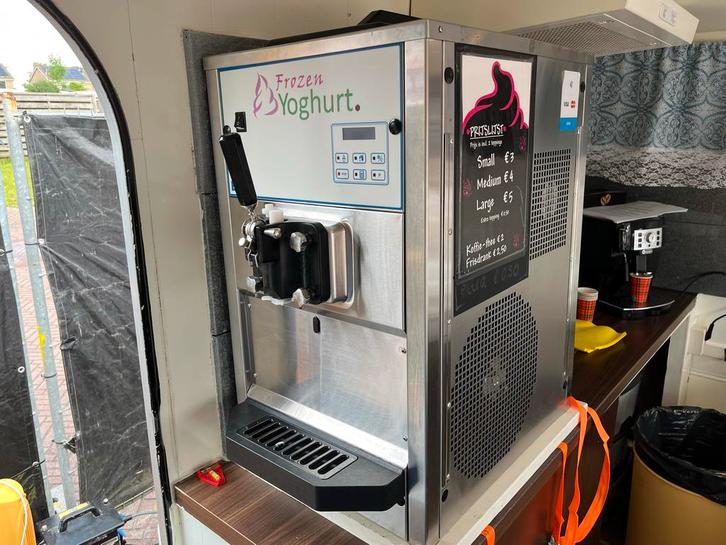 Professionele Frozen Yoghurt / softijs Machine, Zakelijke goederen, Horeca | Keukenapparatuur, Koelen en Vriezen, Gebruikt, Ophalen