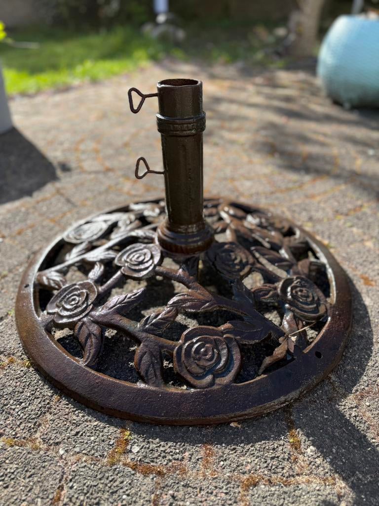 Gietijzeren parasolvoet (5cm opening), Ophalen of Verzenden, Gebruikt, Minder dan 1 meter, Parasolvoet