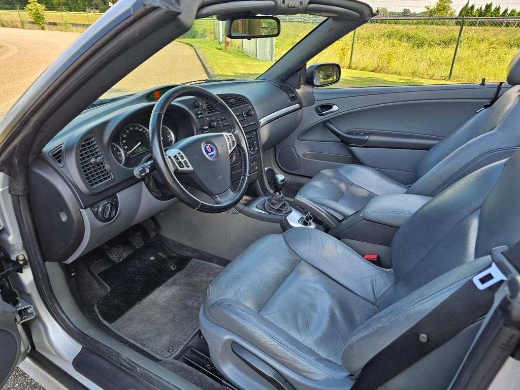 Saab 9-3 Cabrio 1.8T Vector HiRSCH leder/cruise *apk:02-2027, Auto's, Saab, Voorwielaandrijving, 1998 cc, Gebruikt, Zwart