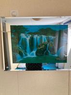 Verlichte waterval op glas, Ophalen, Glas