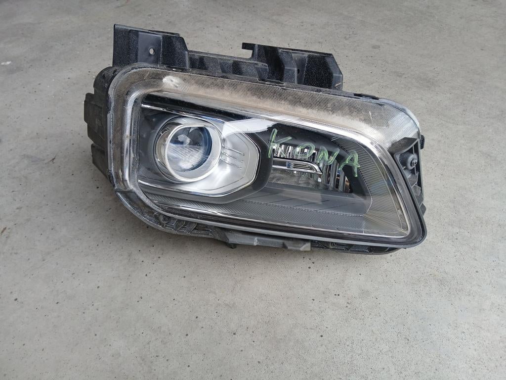Hyundia kona rechter koplamp ophang punten goed, Ophalen of Verzenden, Hyundai