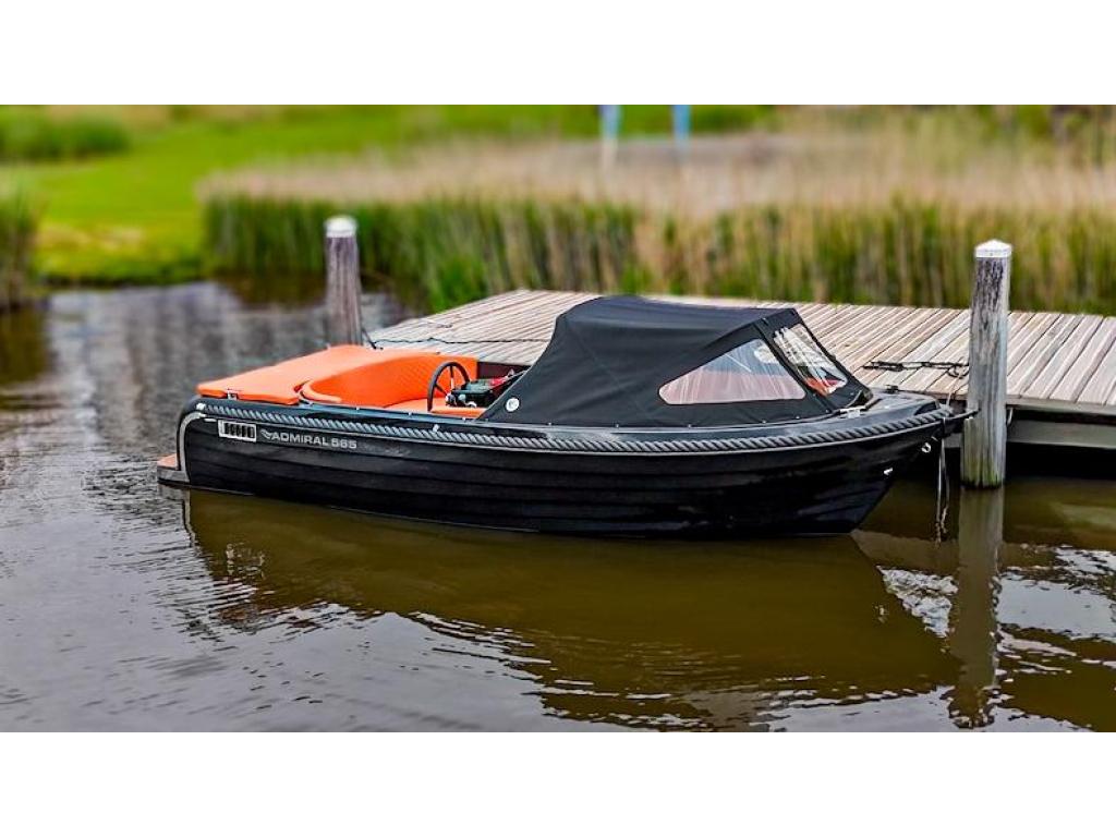 Admiral 565 | Klassieke sloep met bolle achterkant, Niet ingevuld, 10 tot 30 pk, Niet ingevuld, Nieuw