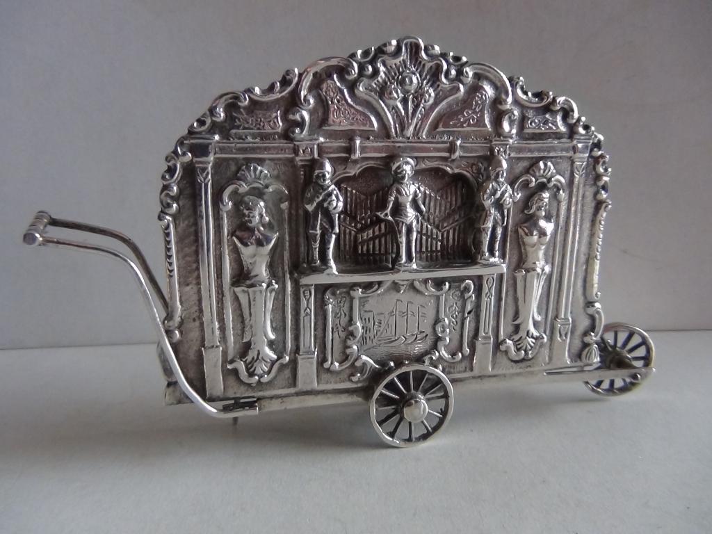 Miniatuur zilver FD1 groot draaiorgel zilveren miniaturen, Antiek en Kunst, Verzenden, Zilver