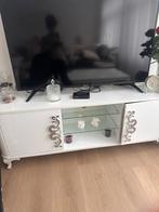 Moderne witte tv-meubel met glazen planken istikbal, Kunststof, Gebruikt, 100 tot 150 cm, Ophalen of Verzenden