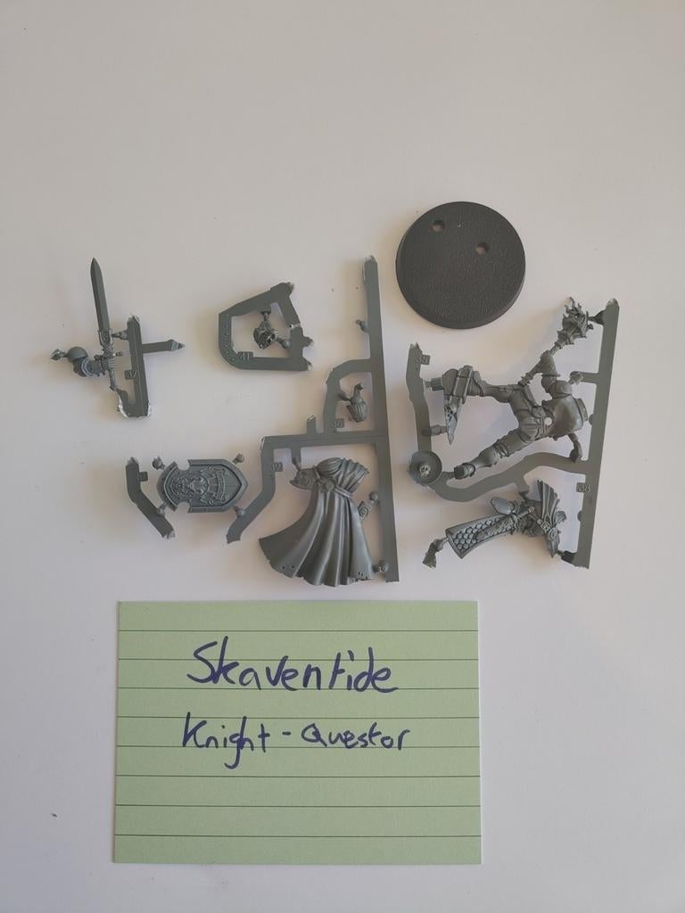 Warhammer AoS Skaventide Knight-questor op sprue, Hobby en Vrije tijd, Wargaming, Ophalen of Verzenden, Warhammer