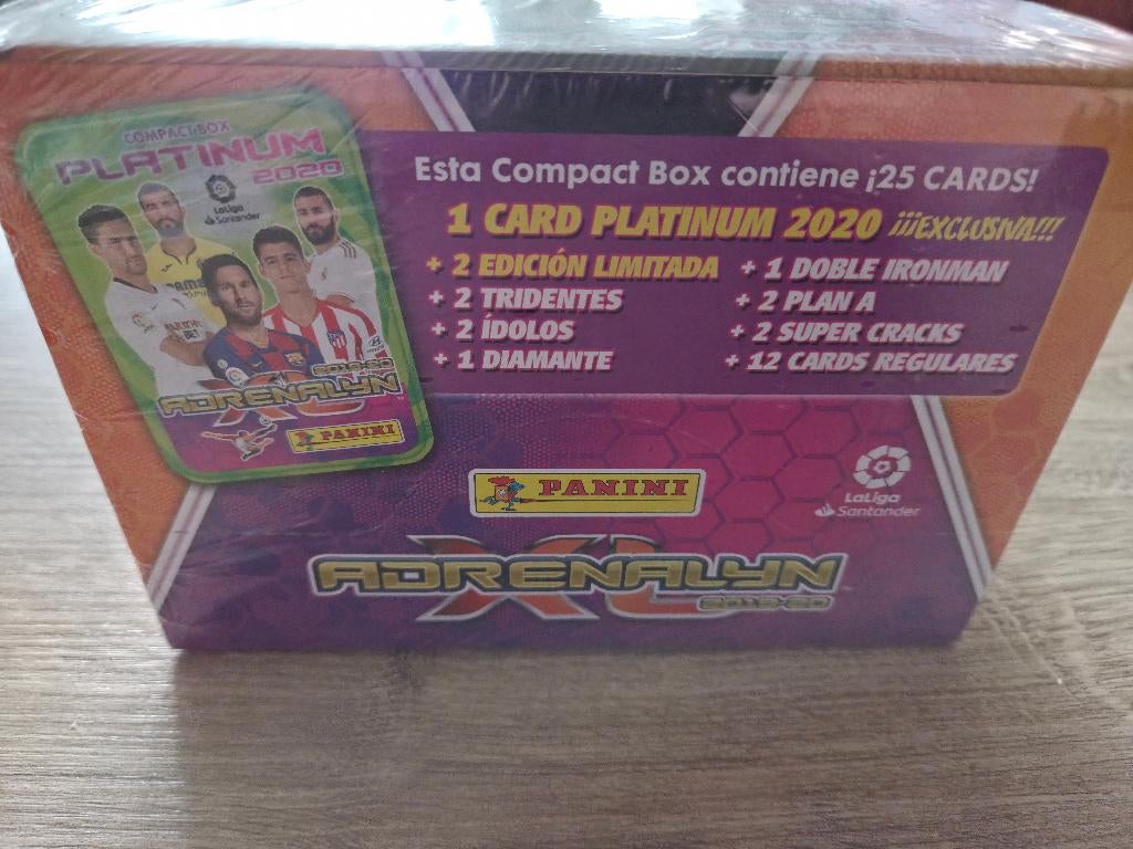 Panini Adrenalyn XL La Liga Santander 2019-2020 Box met tins, Ophalen of Verzenden, Nieuw, Buitenlandse clubs, Poster, Plaatje of Sticker