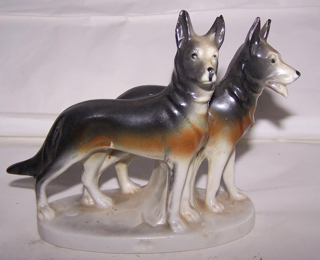 Porseleinen Duits beeld 2 Duitse Herders. Carl Scheidig. Igs, Antiek en Kunst, Antiek | Porselein, Ophalen of Verzenden