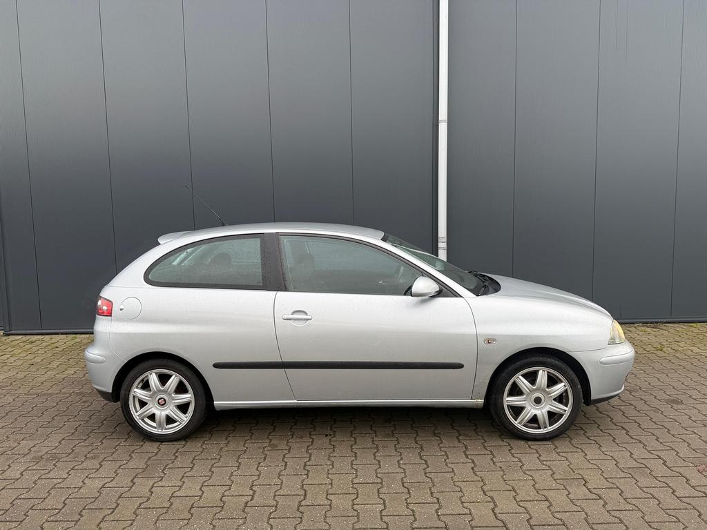 Seat Ibiza 1.4 16V 55KW 2006 Grijs, Voorwielaandrijving, 4 cilinders, Ibiza, Handgeschakeld