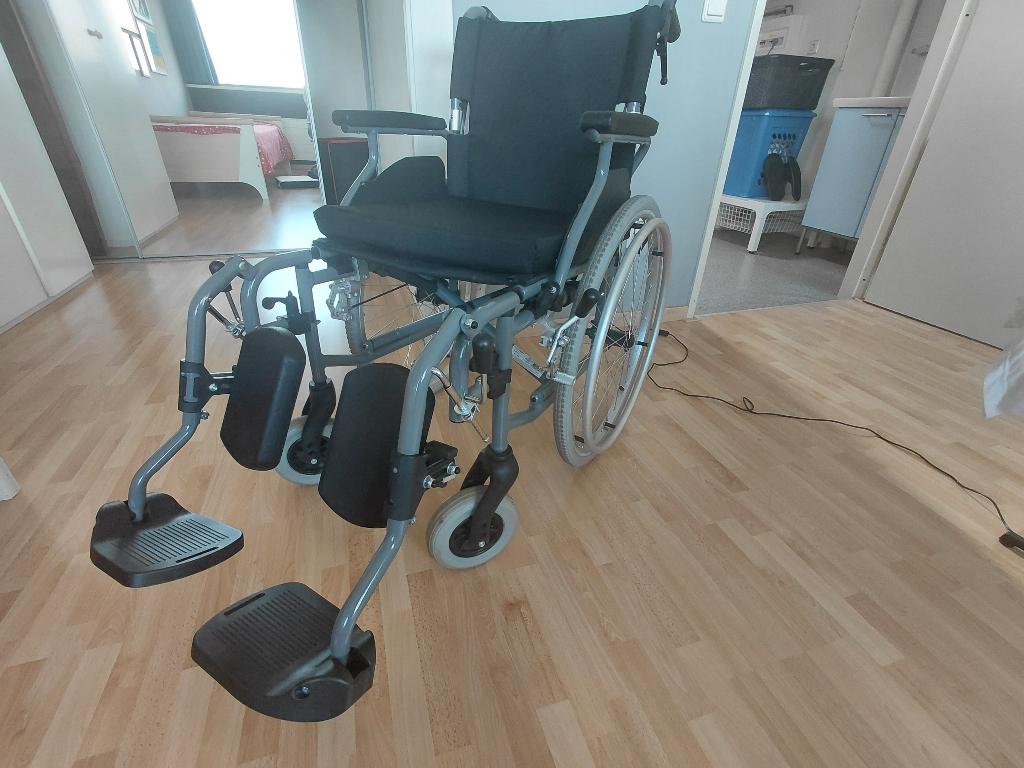 transport rolstoel, Diversen, Rolstoelen, Ophalen, Inklapbaar, Zo goed als nieuw, Duwrolstoel