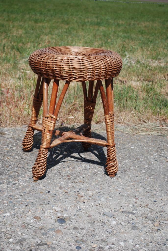 Rieten kruk vintage, Huis en Inrichting, Ophalen, Overige materialen, Zo goed als nieuw, Nb