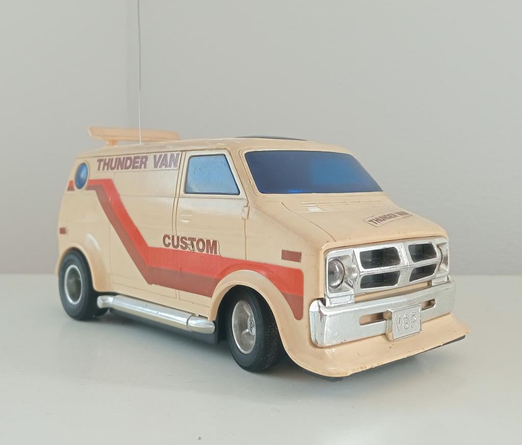 Vintage radiografische Thunder Van, Ophalen of Verzenden, Overige schalen, Auto offroad