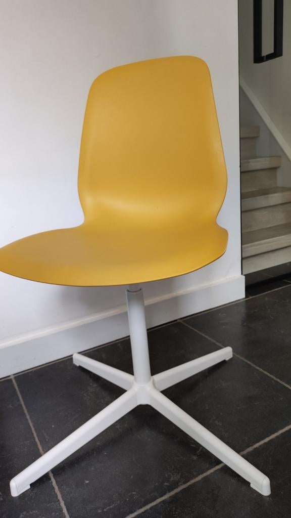 2XDraaistoelen met kunstof zit gedeelte en metalen frame, Huis en Inrichting, Fauteuils, Ophalen of Verzenden, Zo goed als nieuw