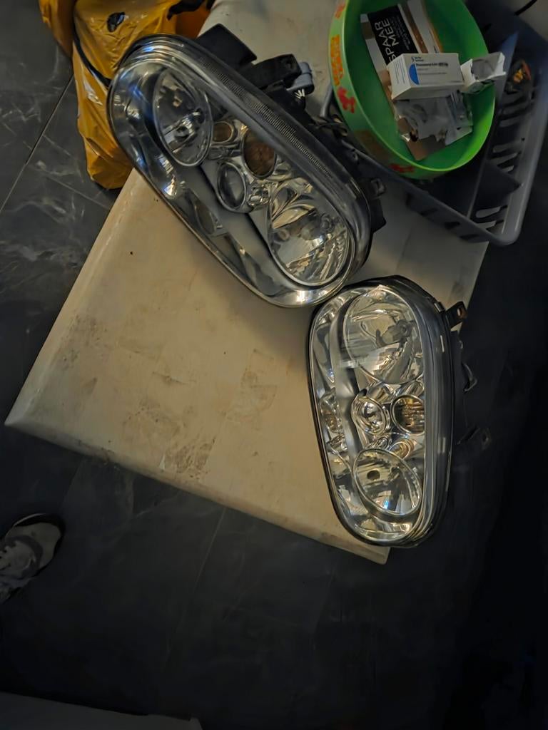 Golf 4 V5 koplampen, Ophalen of Verzenden