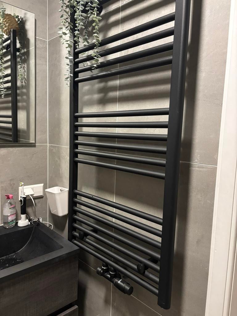 Beschikbaar vanaf juni - Zwarte handdoekradiator, Ophalen, Gebruikt, Radiator, Minder dan 60 cm