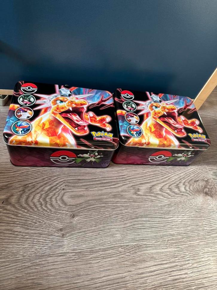 Charizard pokemon chest leeg, Hobby en Vrije tijd, Verzamelkaartspellen | Pokémon, Zo goed als nieuw, Overige typen, Ophalen of Verzenden
