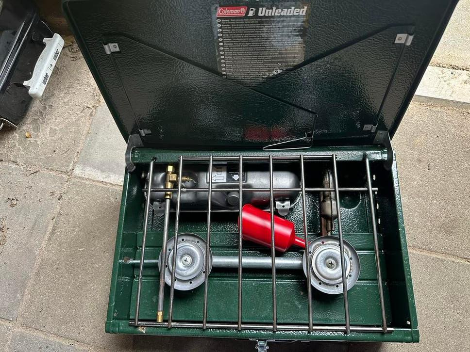 Coleman Unleaded Campstove 424 - Benzine Camping Kooktoestel, Caravans en Kamperen, Ophalen of Verzenden, Zo goed als nieuw