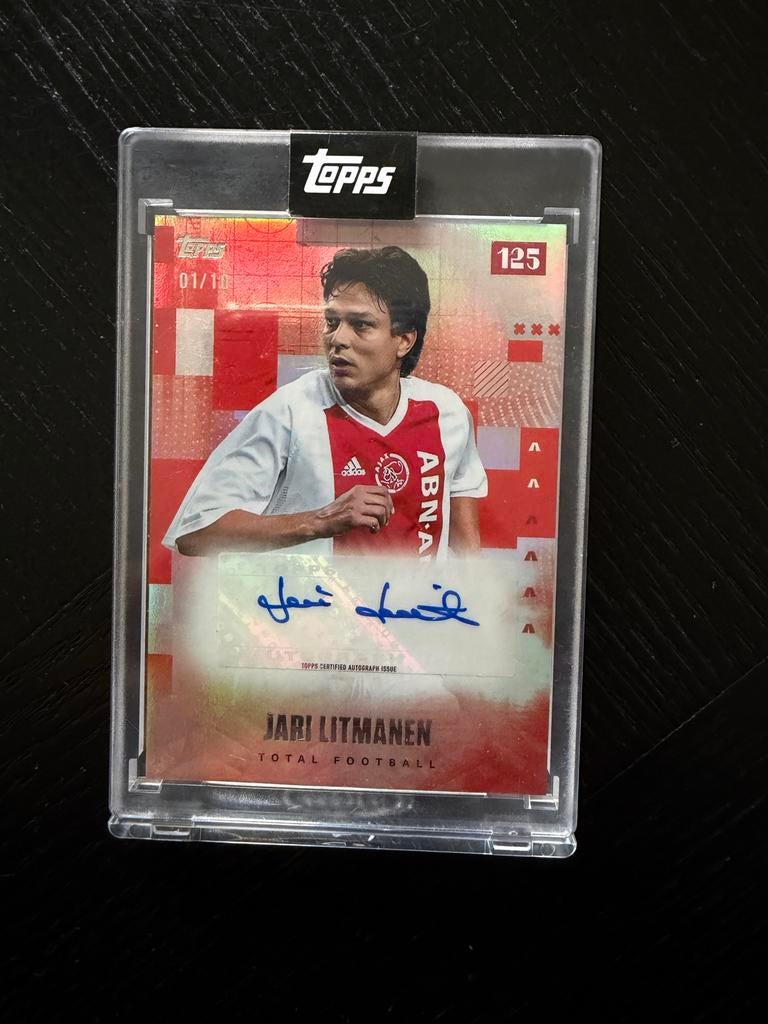Jari Litmanen gesigneerde kaart Topps 01/10 Ajax 125 Topps, Verzamelen, Ophalen of Verzenden, Nieuw, Ajax, Spelerskaart