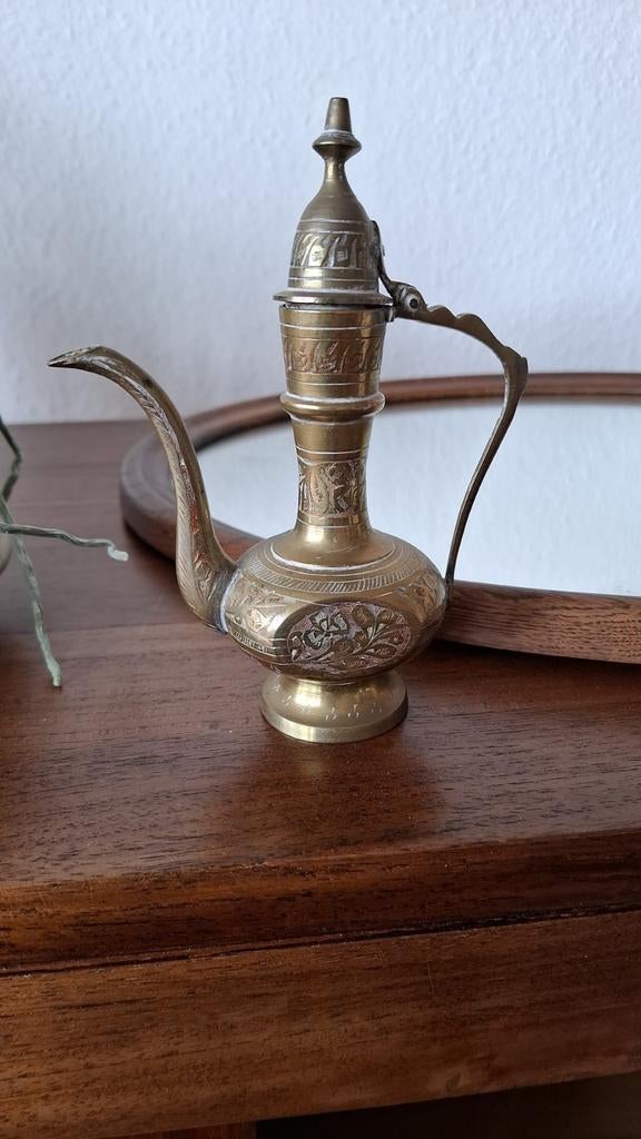 Mooi, antiek koper kannetje, Ophalen