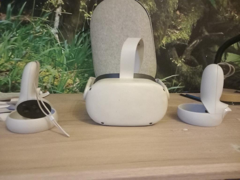 Quest 2 met bewaardoos, Spelcomputers en Games, Virtual Reality, Ophalen, Gebruikt, VR-bril, Overige platformen