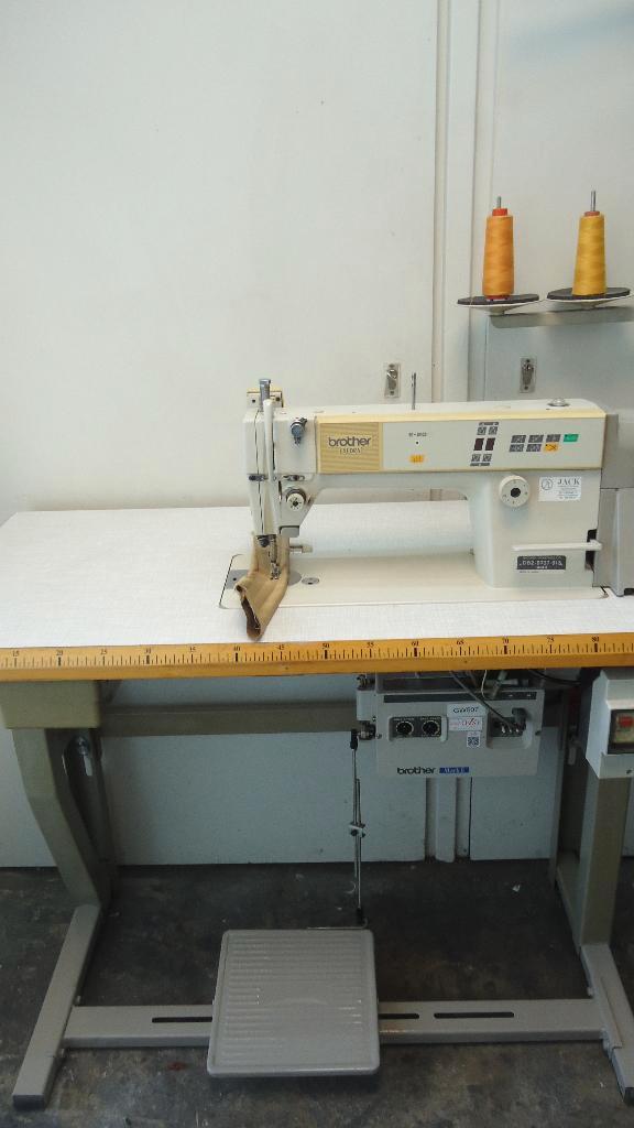 Industrie Naaimachine Brother Exdra E-20 Vol Automaat, Hobby en Vrije tijd, Naaimachines en Toebehoren, Gebruikt, Naaimachine