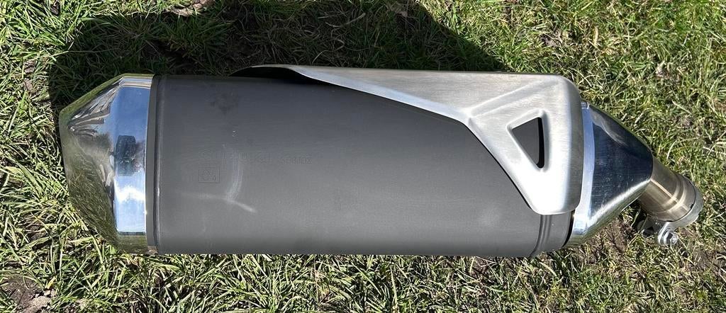 Orginele uitlaatdemper Suzuki GSR 750, Motoren, Onderdelen | Suzuki, Ophalen of Verzenden, Nieuw