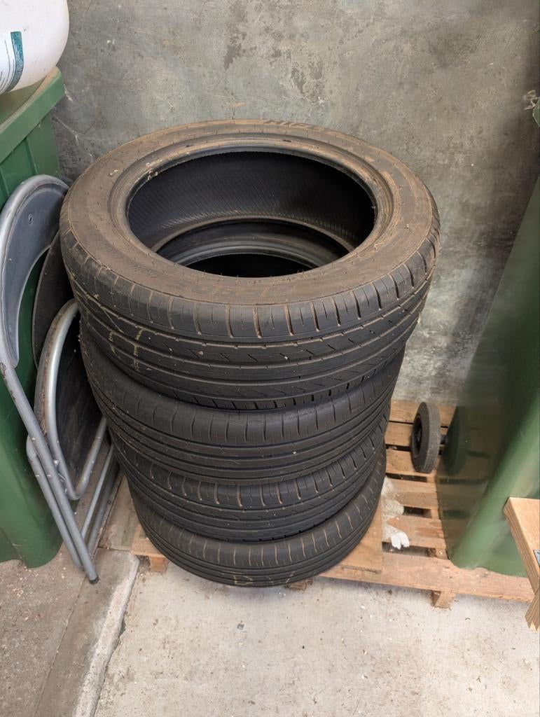Set van 4 zomerbanden: 2x Goodyear, 2x Hifly 215/55 R17, Ophalen, Gebruikt